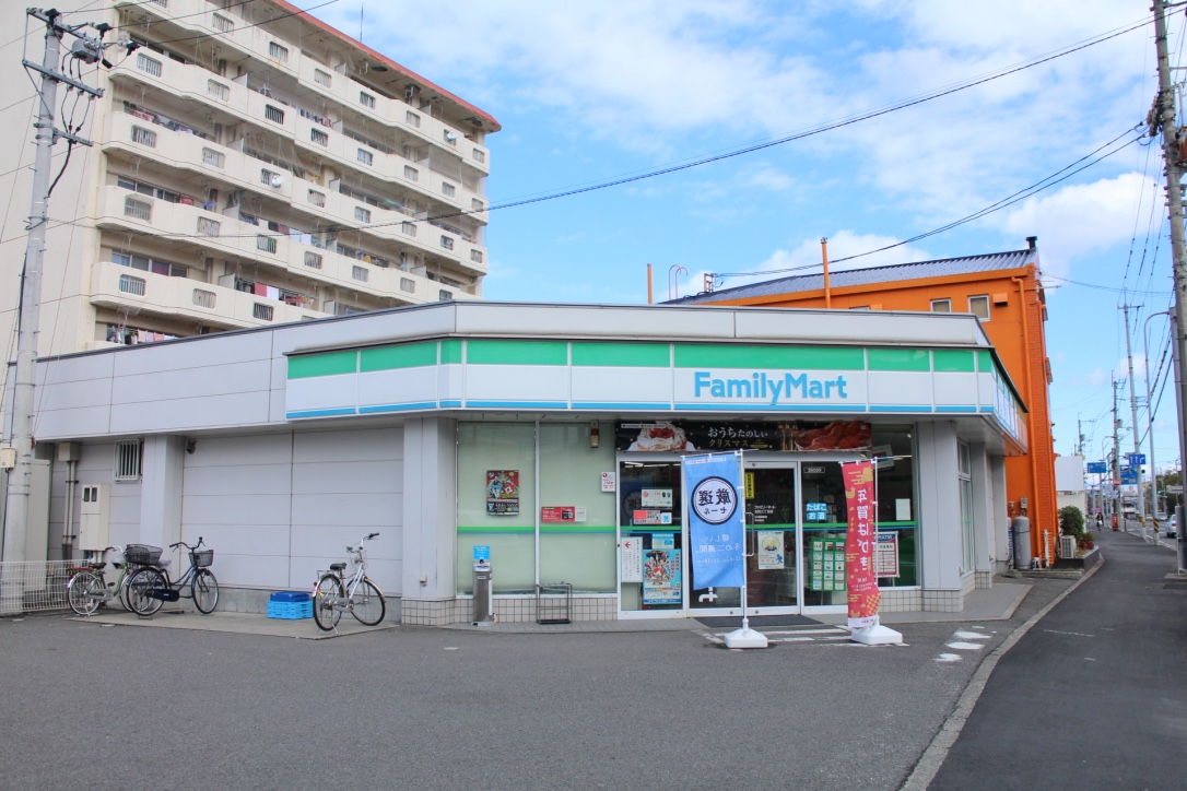 ファミリーマート加茂名中前
