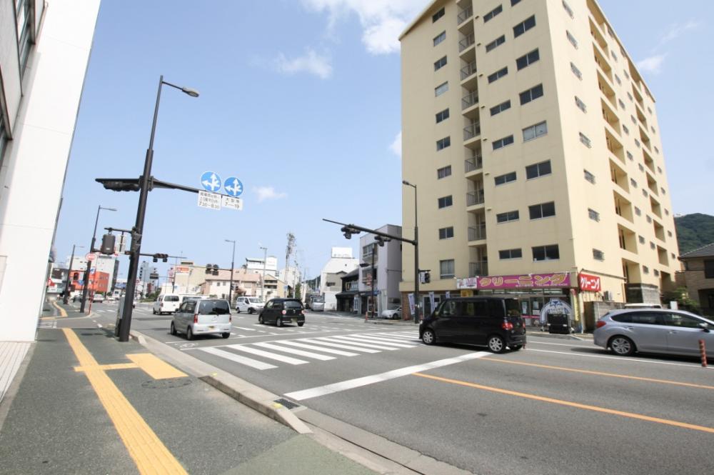 八田不動産前上り線