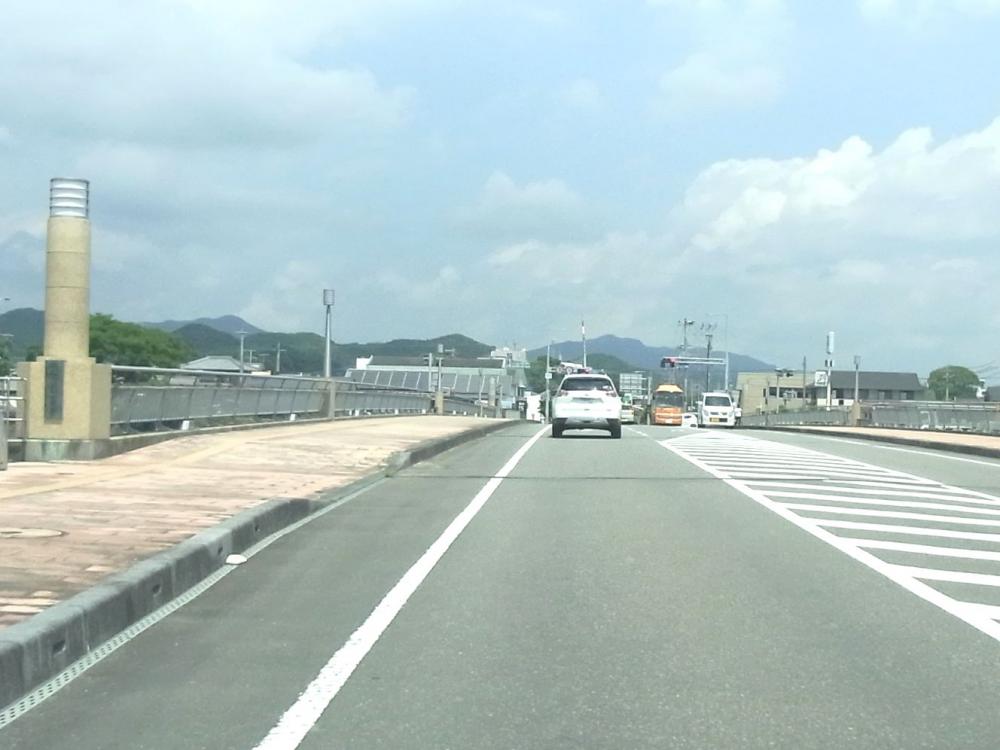 塩見橋(226号)を北上