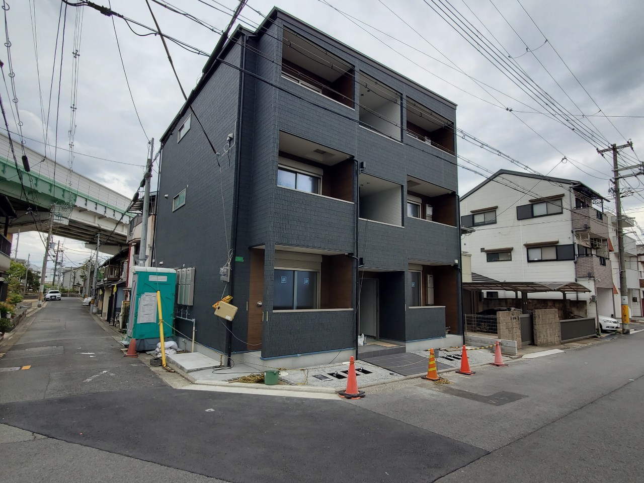堺4 エントランス・クロス-2