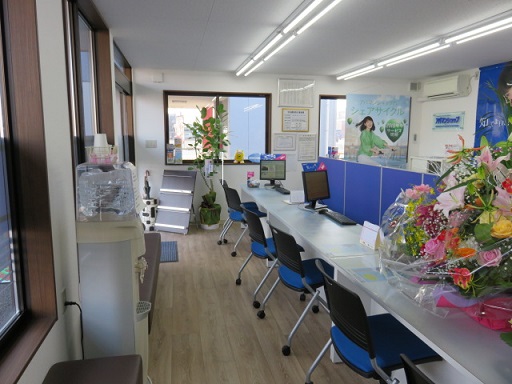 米子米原新店舗内観