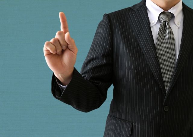 05-businessman-explanation