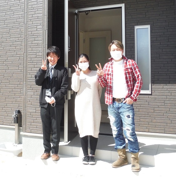 DSCF811712-min
