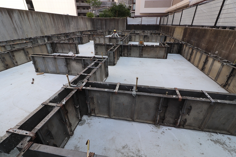 春日公園1 基礎立上り生コン-2