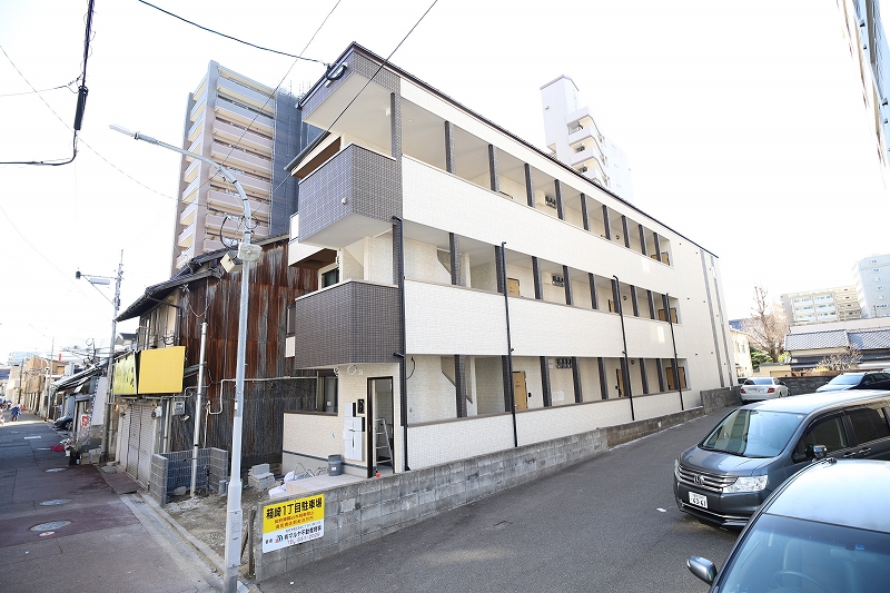 箱崎11 建具・玄関アプローチ-1