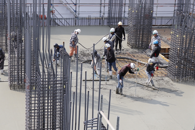 本社ビル建替え工事 1階生コン打設-6