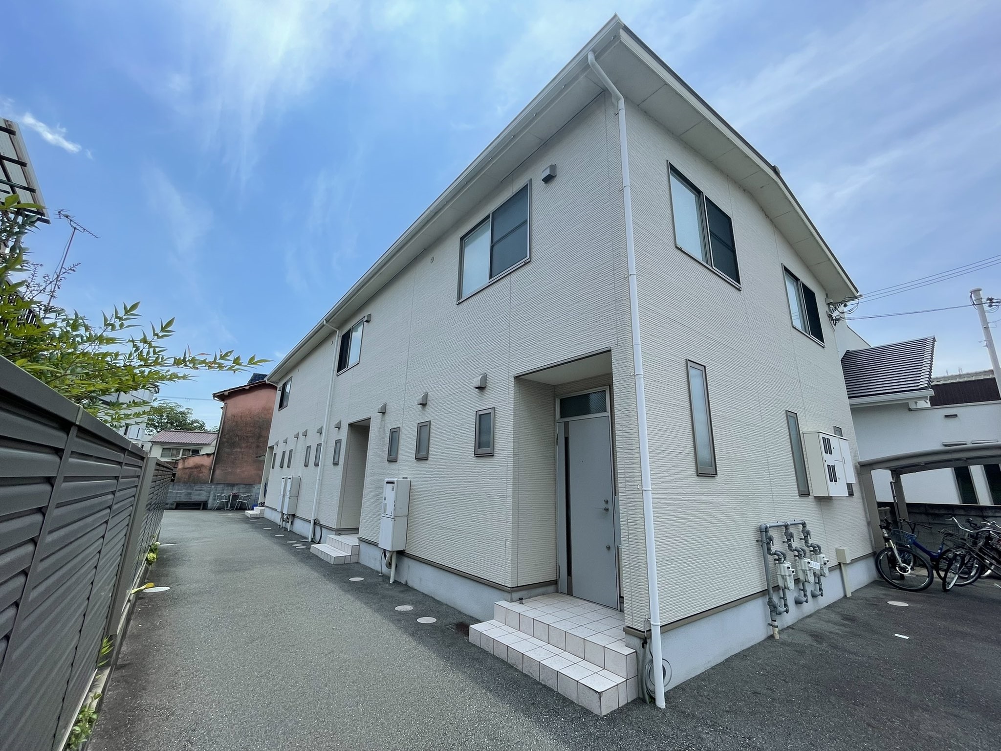 ラシック鷹匠外観①