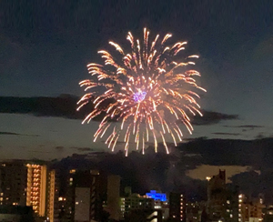 花火で元気 彡 万代不動産 宮崎市 都城市の不動産の賃貸 売買 管理のことなら万代不動産へ 花火で元気 彡 万代不動産 宮崎市 都城市の不動産の賃貸 売買 管理のことなら万代不動産へ