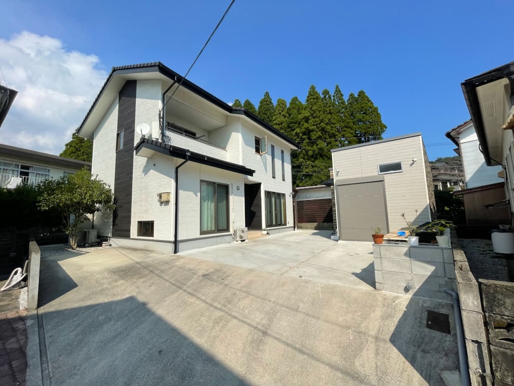 【売買 中古住宅】延岡市富美山町 築9年の木造2階建 | ホッと安心不動産 -日中商事-