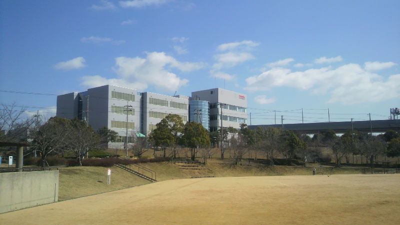 800px-トヨタ神戸自動車大学校