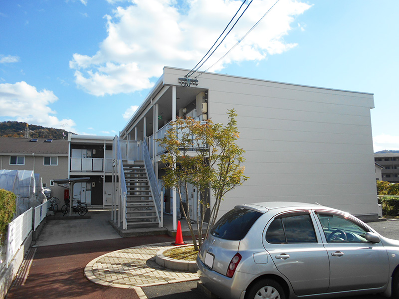 レオパレス】家具家電付き♪静かな住宅街にあるので、落ち着いて
