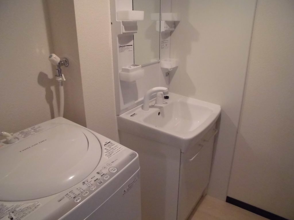 魅力的な レオパレス】家具家電付き♪広島IC近く！ドラッグストアや 洗濯機