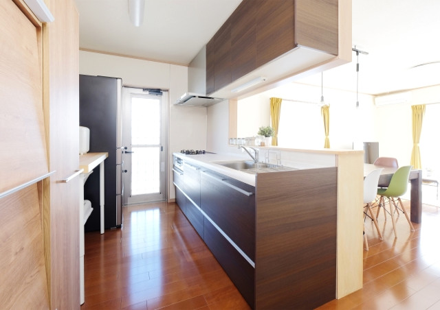 中古住宅を見学する際に持参すると役立つものをご紹介。【パティーナ株式会社】は見学予約も受け付け中。